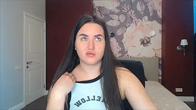 Snapshot of Roxie_Bradley chatting on January 16, 2025, 6:56 am Roxie Bradley online show from January 16, 2025, 6:56 am