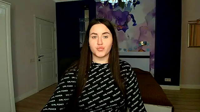 Snapshot of Roxie_Bradley chatting on January 27, 2025, 7:56 am Roxie Bradley online show from January 27, 2025, 7:56 am