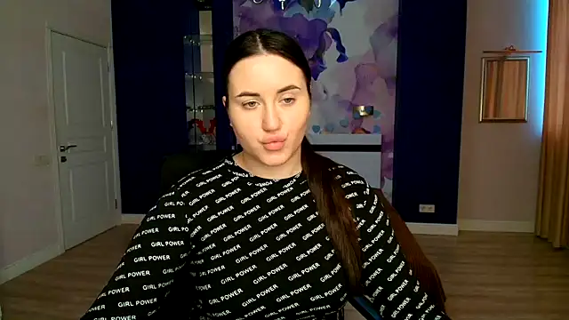 Snapshot of Roxie_Bradley chatting on January 31, 2025, 7:39 am Roxie Bradley online show from January 31, 2025, 7:39 am