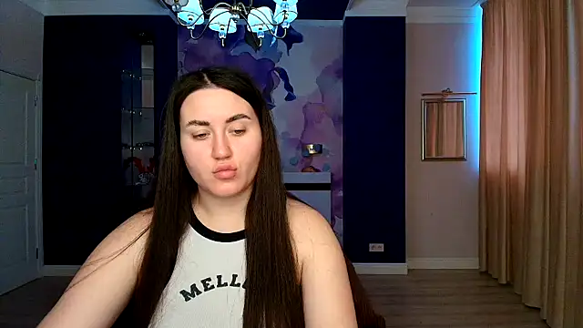 Snapshot of Roxie_Bradley chatting on February 7, 2025, 7:29 am Roxie Bradley online show from February 7, 2025, 7:29 am