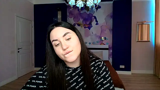 Snapshot of Roxie_Bradley chatting on February 11, 2025, 9:42 am Roxie Bradley online show from February 11, 2025, 9:42 am