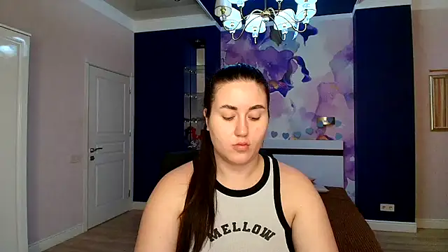 Snapshot of Roxie_Bradley chatting on February 14, 2025, 7:17 am Roxie Bradley online show from February 14, 2025, 7:17 am