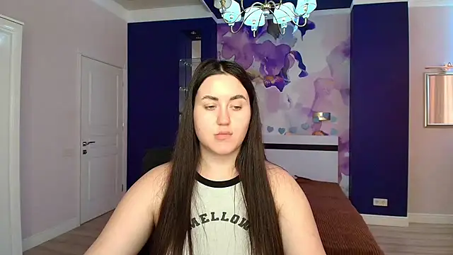 Snapshot of Roxie_Bradley chatting on February 18, 2025, 10:16 am Roxie Bradley online show from February 18, 2025, 10:16 am