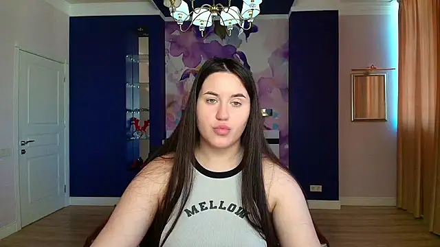 Snapshot of Roxie_Bradley chatting on March 7, 2025, 6:57 am Roxie Bradley online show from March 7, 2025, 6:57 am