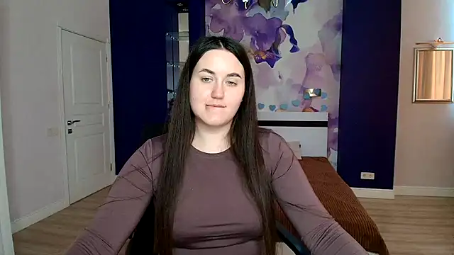 Snapshot of Roxie_Bradley chatting on March 11, 2025, 10:18 am Roxie Bradley online show from March 11, 2025, 10:18 am