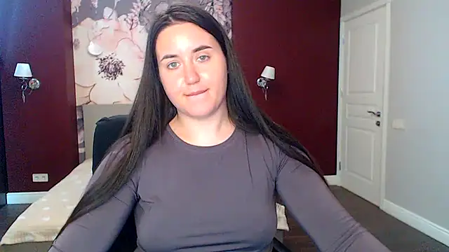 Snapshot of Roxie_Bradley chatting on March 19, 2025, 9:38 am Roxie Bradley online show from March 19, 2025, 9:38 am