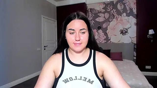 Snapshot of Roxie_Bradley chatting on September 9, 2025, 5:51 am Roxie Bradley online show from September 9, 2025, 5:51 am