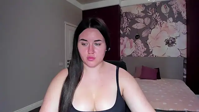 Snapshot of Roxie_Bradley chatting on September 15, 2025, 5:51 am Roxie Bradley online show from September 15, 2025, 5:51 am