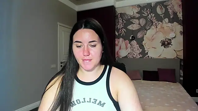 Snapshot of Roxie_Bradley chatting on September 18, 2025, 5:42 am Roxie Bradley online show from September 18, 2025, 5:42 am