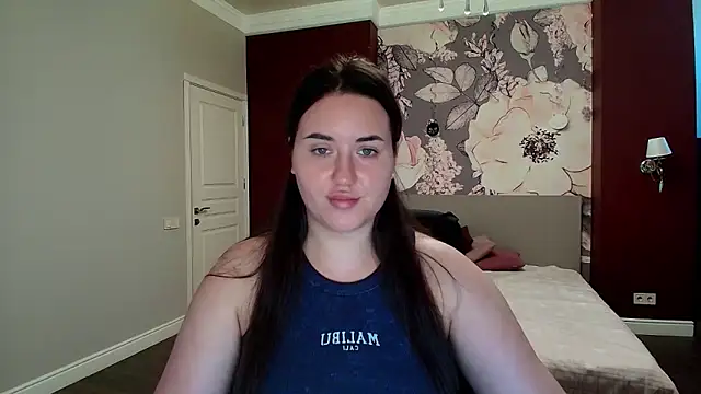 Snapshot of Roxie_Bradley chatting on September 23, 2025, 5:54 am Roxie Bradley online show from September 23, 2025, 5:54 am