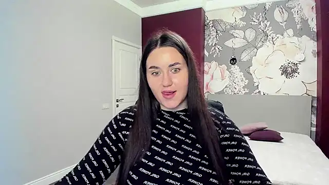 Snapshot of Roxie_Bradley chatting on October 10, 2025, 6:01 am Roxie Bradley online show from October 10, 2025, 6:01 am