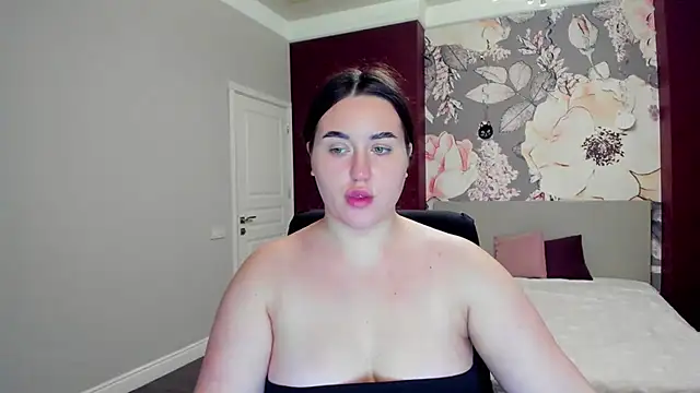 Snapshot of Roxie_Bradley chatting on November 8, 2025, 7:08 am Roxie Bradley online show from November 8, 2025, 7:08 am