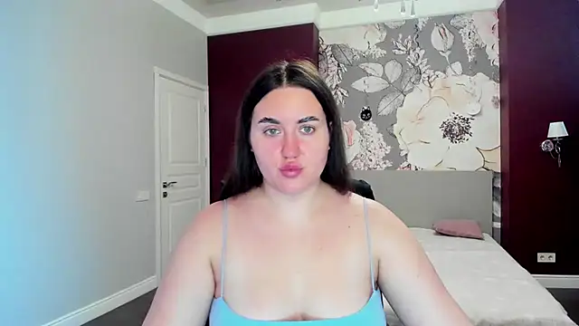 Snapshot of Roxie_Bradley chatting on November 13, 2025, 6:45 am Roxie Bradley online show from November 13, 2025, 6:45 am