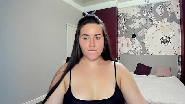 Snapshot of Roxie_Bradley chatting on November 20, 2025, 6:57 am Roxie Bradley online show from November 20, 2025, 6:57 am