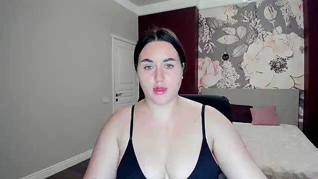 Snapshot of Roxie_Bradley chatting on November 25, 2025, 6:46 am Roxie Bradley online show from November 25, 2025, 6:46 am