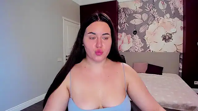 Snapshot of Roxie_Bradley chatting on December 4, 2025, 6:55 am Roxie Bradley online show from December 4, 2025, 6:55 am