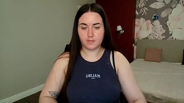 Roxie Bradley online show from May 15, 2026, 5:47 am