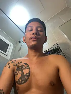 xlovercum online show from February 12, 2026, 2:01 pm