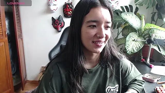 cat salo online show from February 3, 2025, 8:24 pm