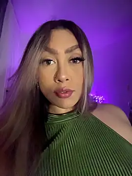 Snapshot of Im_sophiie chatting on February 13, 2026, 6:53 am Im sophiie online show from February 13, 2026, 6:53 am