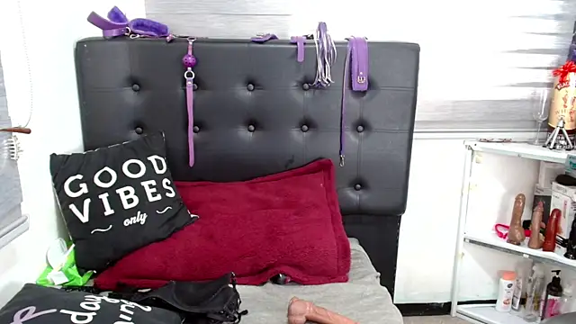 VIOLETTA-HOT online show from January 21, 2025, 1:43 pm