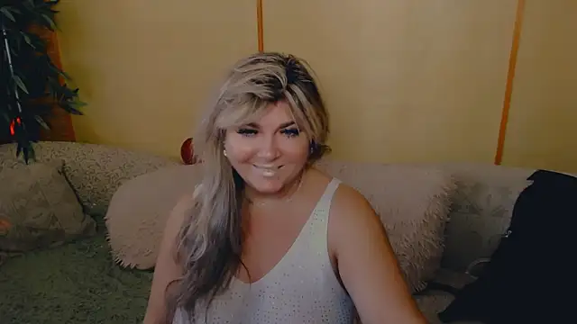 Snapshot of Malena_Mi chatting on March 13, 2026, 1:29 pm Malena Mi online show from March 13, 2026, 1:29 pm