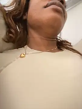  yisela  online show from November 20, 2025, 3:12 pm