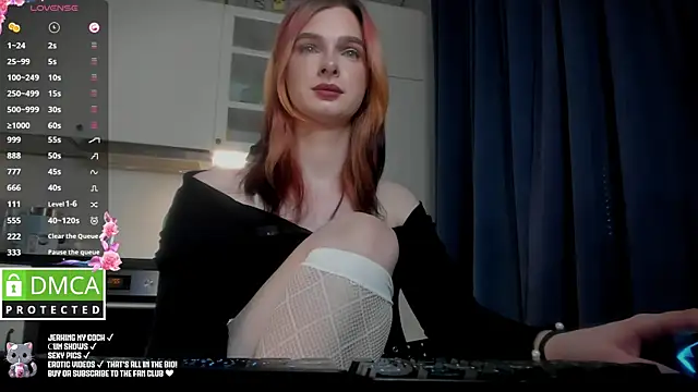 Snapshot of Lee_Loo chatting on January 6, 2025, 4:02 pm Lee Loo online show from January 6, 2025, 4:02 pm