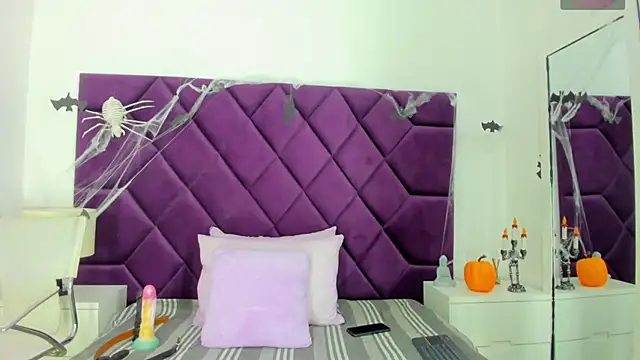 Snapshot of AlmaSean chatting on November 9, 2025, 3:38 am AlmaSean online show from November 9, 2025, 3:38 am