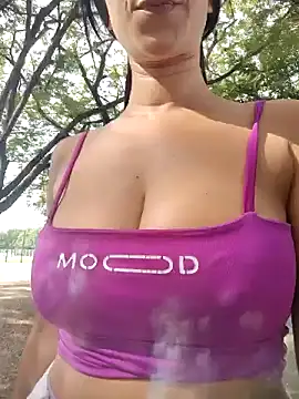 Snapshot of lady-rosse chatting on December 14, 2024, 1:59 pm lady-rosse online show from December 14, 2024, 1:59 pm