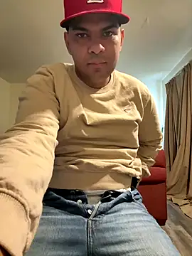 marhi32 online show from November 22, 2025, 8:41 pm