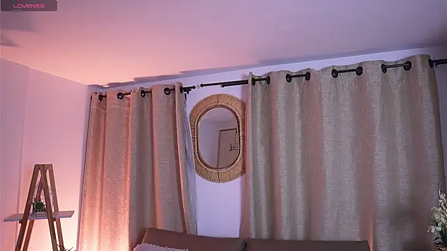 Valeriestyle online show from November 17, 2025, 3:56 am