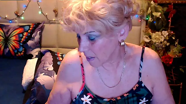 HappyWomanOn online show from November 1, 2025, 10:06 am