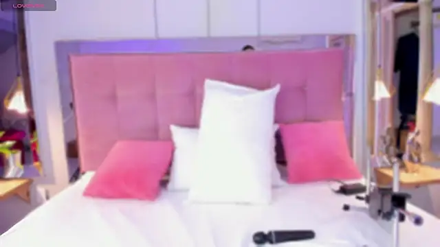 Snapshot of Ahincale chatting on February 17, 2026, 8:04 pm Ahincale online show from February 17, 2026, 8:04 pm