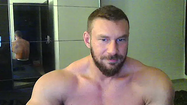 Snapshot of muscularkevin chatting on December 4, 2025, 4:22 am muscularkevin online show from December 4, 2025, 4:22 am