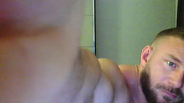 Snapshot of muscularkevin chatting on December 16, 2025, 5:01 am muscularkevin online show from December 16, 2025, 5:01 am