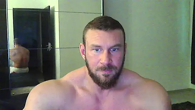 muscularkevin online show from February 12, 2026, 2:34 pm