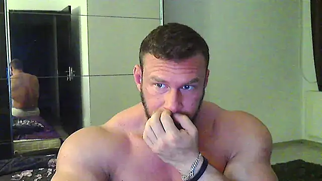 muscularkevin online show from April 1, 2026, 3:40 am