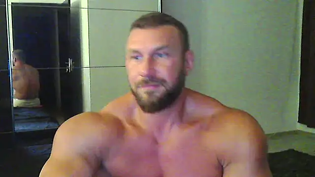 muscularkevin online show from July 8, 2026, 6:12 pm