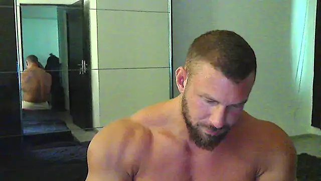 muscularkevin online show from July 9, 2026, 1:15 pm