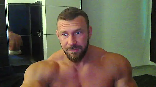 muscularkevin online show from July 10, 2026, 3:33 am