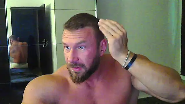 muscularkevin online show from July 12, 2026, 3:30 am