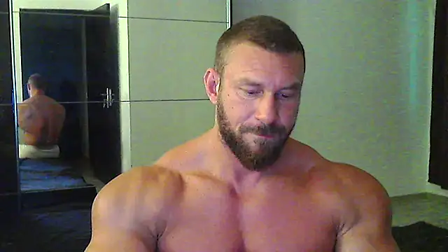 muscularkevin online show from July 13, 2026, 3:31 am