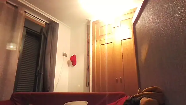 Snapshot of davigochi77bcn chatting on December 4, 2024, 8:40 pm davigochi77bcn online show from December 4, 2024, 8:40 pm