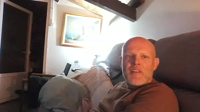 Snapshot of davigochi77bcn chatting on March 17, 2025, 10:38 pm davigochi77bcn online show from March 17, 2025, 10:38 pm