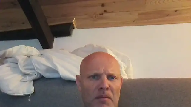 Snapshot of davigochi77bcn chatting on November 9, 2025, 7:45 pm davigochi77bcn online show from November 9, 2025, 7:45 pm