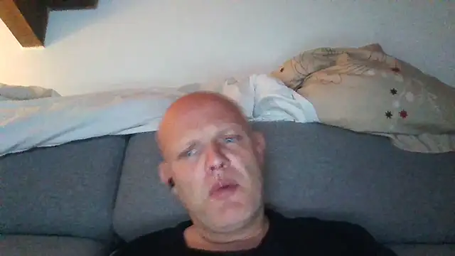 Snapshot of davigochi77bcn chatting on December 19, 2025, 8:38 pm davigochi77bcn online show from December 19, 2025, 8:38 pm