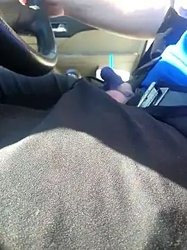 Hotredheadandtoungelasher online show from January 9, 2026, 4:10 pm