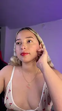 Snapshot of Irisweet_ chatting on January 9, 2026, 9:38 pm Irisweet online show from January 9, 2026, 9:38 pm