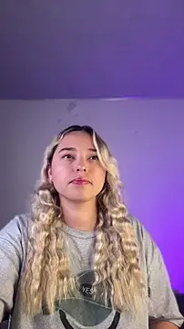 Snapshot of Irisweet_ chatting on January 15, 2026, 11:08 pm Irisweet online show from January 15, 2026, 11:08 pm